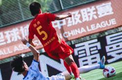 开云体育官网-加拿大队员表现优异，实现逆转胜利