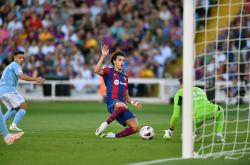 开云体育app-刺激足球比赛，球员奋力拼搏争夺胜利的简单介绍