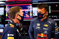 开云体育登录-威廉姆斯险胜红牛二队，塞恩斯统治全场的简单介绍