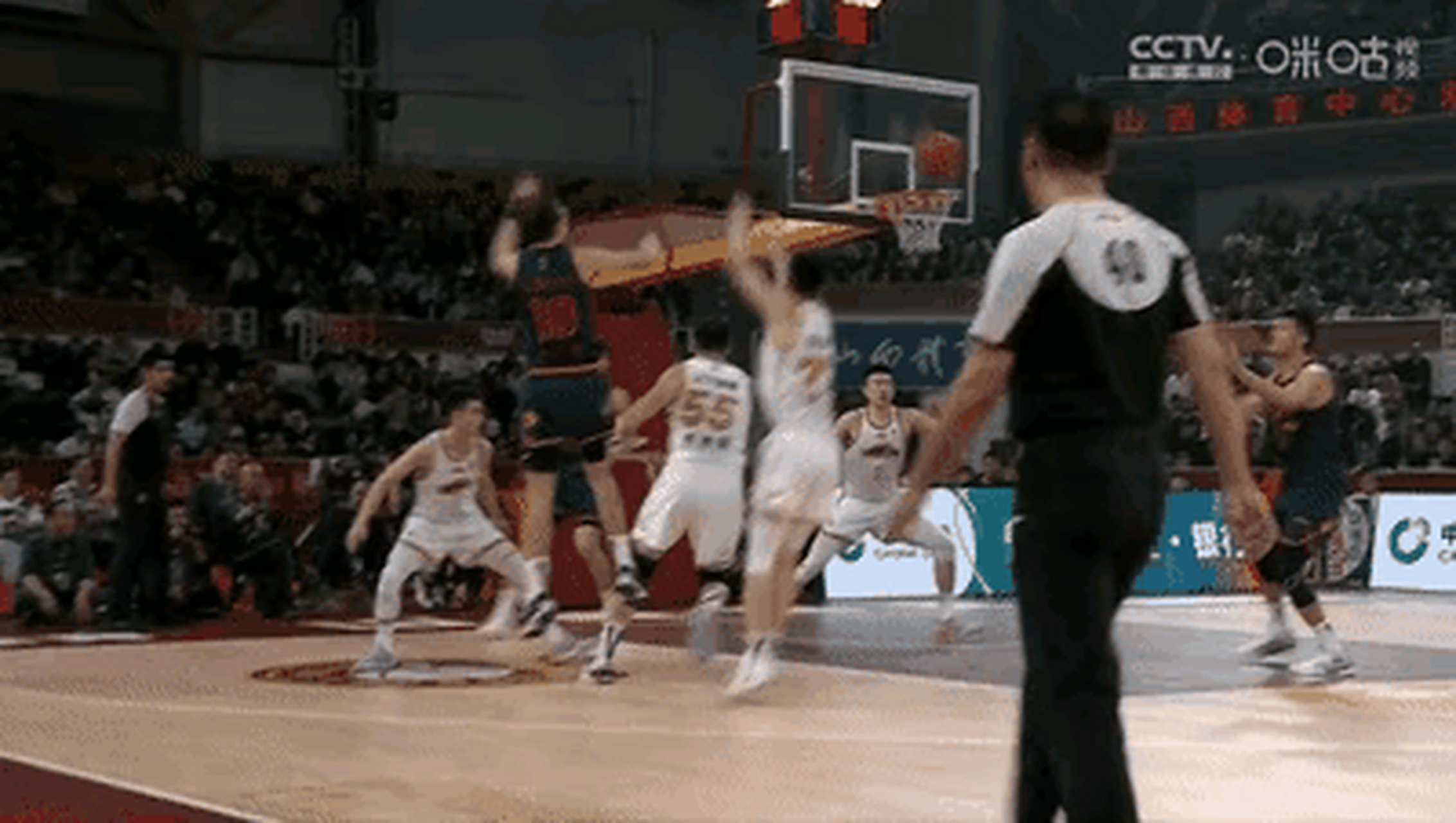山西男篮在最新一场比赛中遭遇挑战