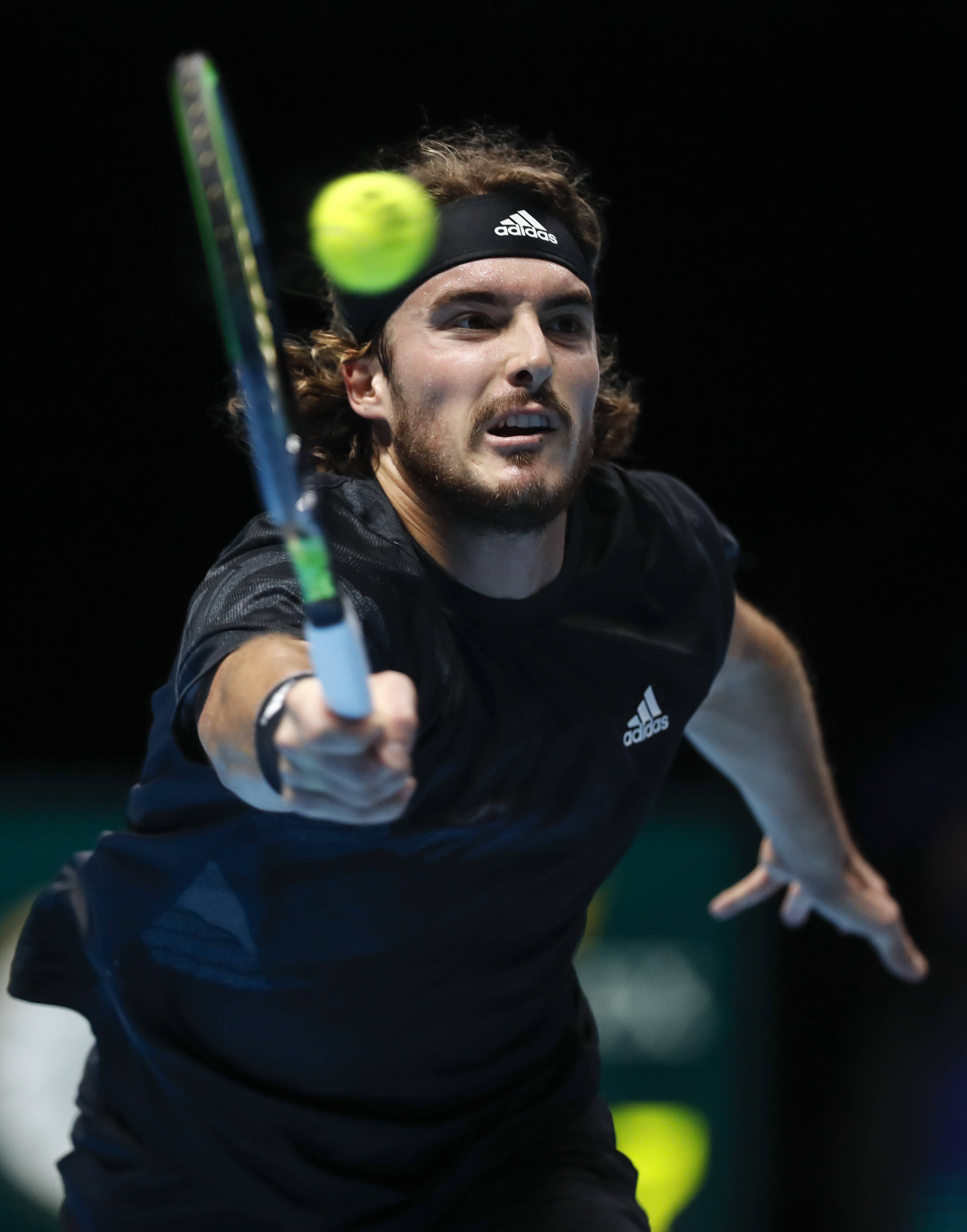 英国网球队横扫法国网球队,西西帕斯送出助攻的简单介绍 英国网球队横扫法国网球队,西西帕斯送出助攻的简单介绍