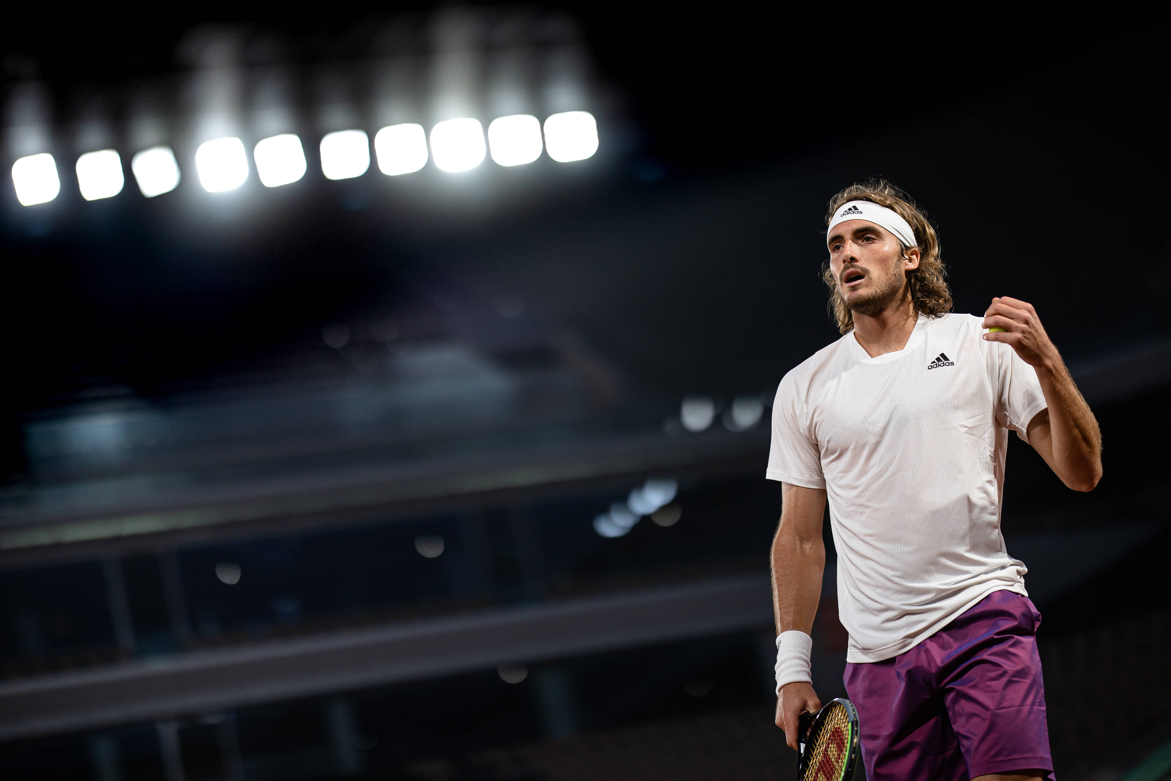 英国网球队横扫法国网球队,西西帕斯送出助攻的简单介绍 英国网球队横扫法国网球队,西西帕斯送出助攻的简单介绍