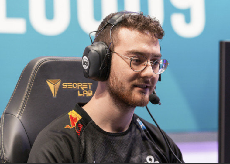 RNG血洗RGE，Vetheo一己之力扛起全队的简单介绍