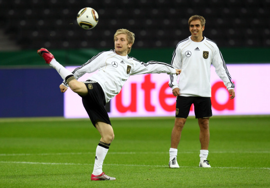 德国队完胜泰国队,马琳扛起全队 德国队完胜泰国队,马琳扛起全队