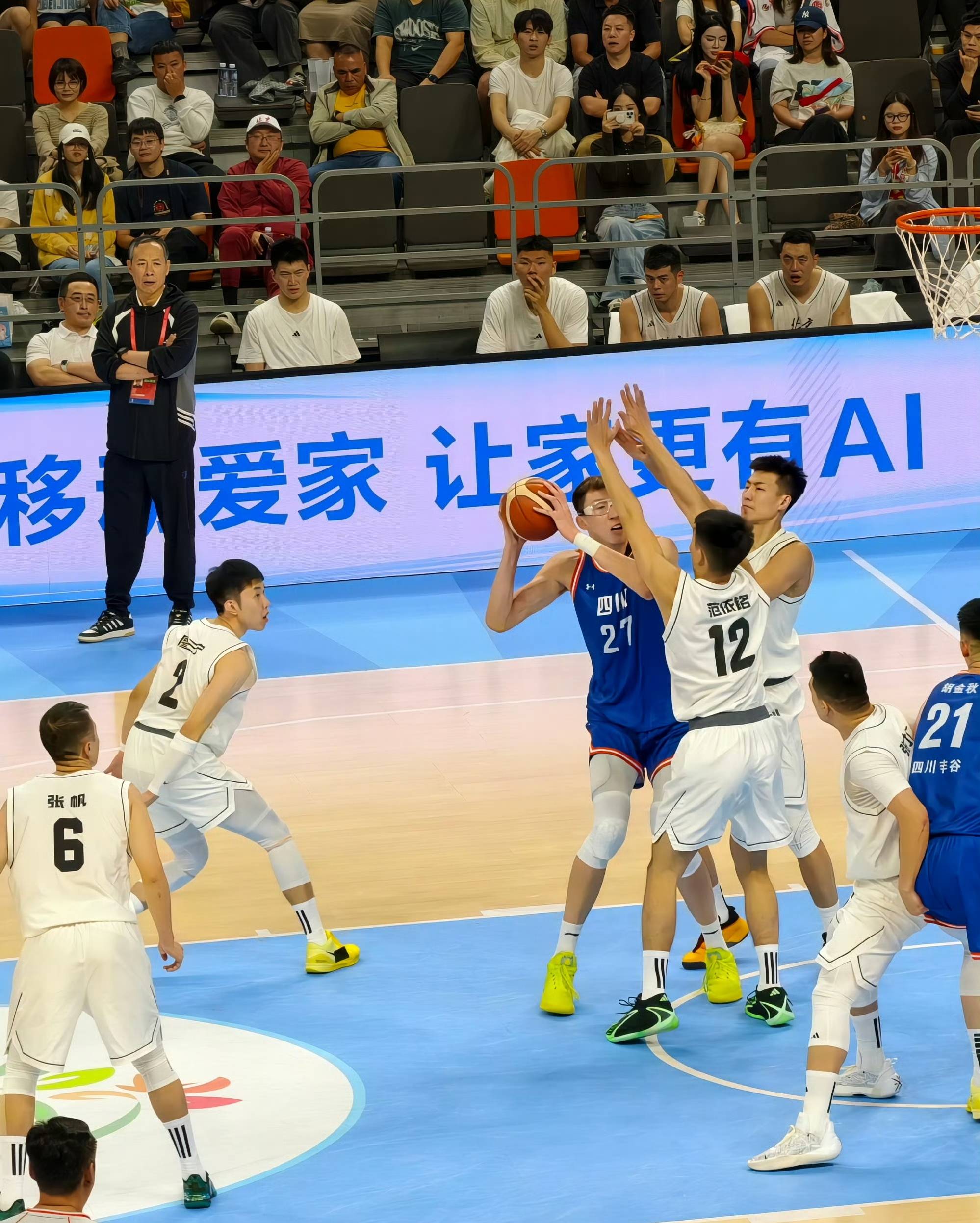 马刺翻盘四川队，周琦状态火热