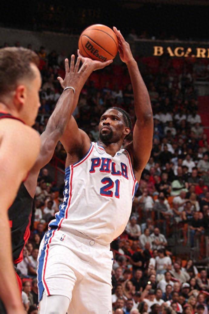 76人轻取热火,恩比德关键制胜 76人轻取热火,恩比德关键制胜